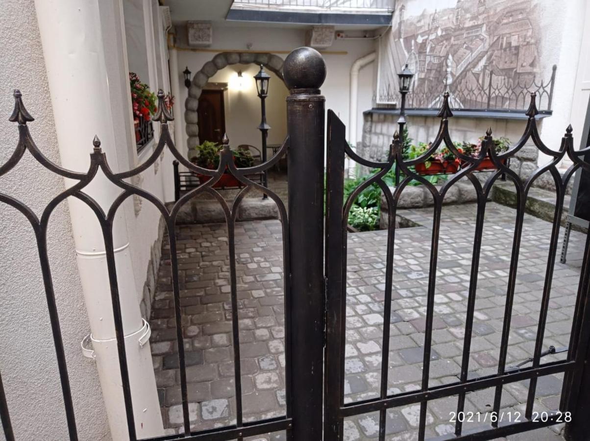 RynOK 25 Deluxe Lviv Center Apartment Exterior foto